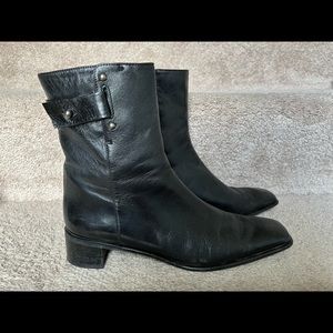 mr seymour for Stuart Weitzman Black Leather Ankle Boots size 7 1/2